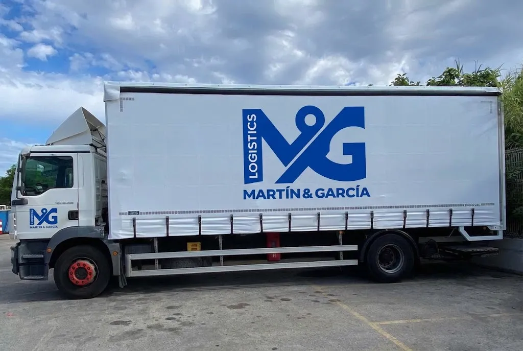 Coordinación logística y supervisión de flota propia para transporte nacional - Martin & Garcia e Hijo.